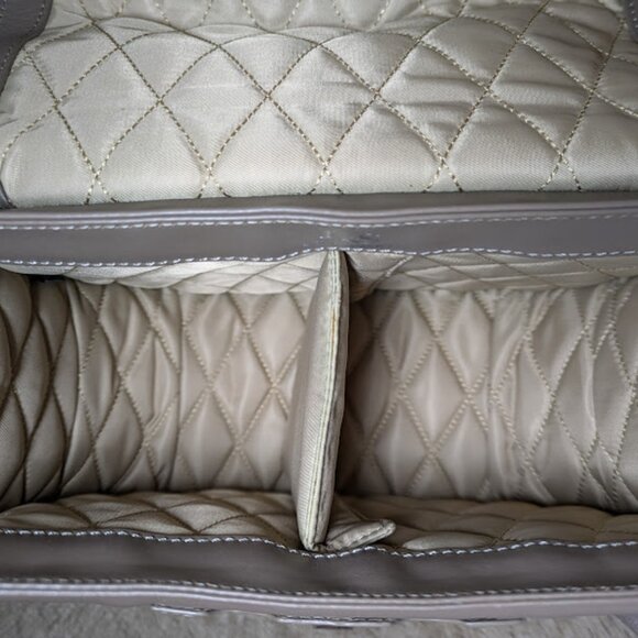 Lo & Sons Claremont Leather DSLR Crossbody Camera Bag in Taupe - Picture 4 of 12